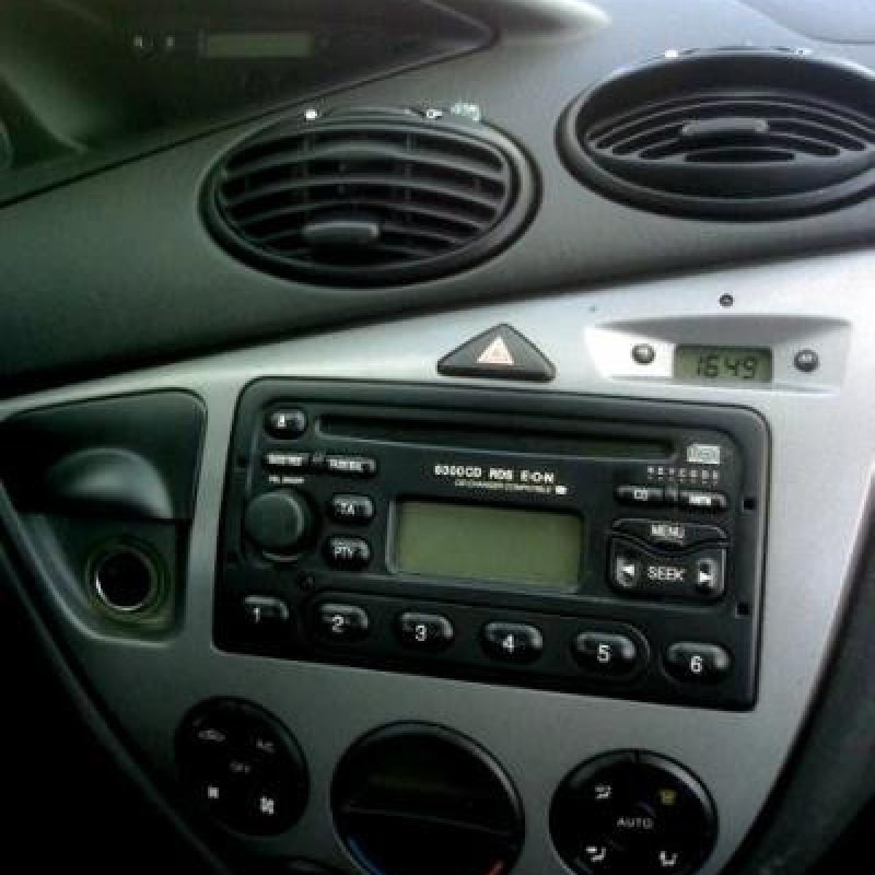 Calandre FORD FOCUS 1 Photo n°4