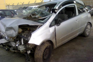 Pivot de moyeu avant gauche OPEL CORSA D