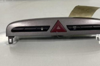 Bouton de warning PEUGEOT 308 1 Photo n°1