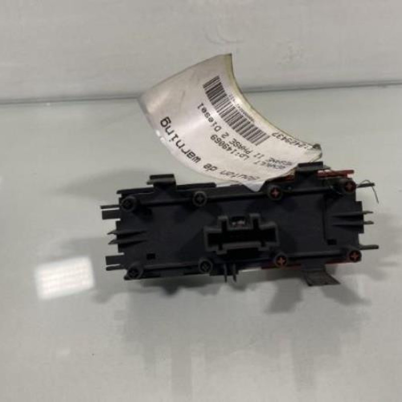 Bouton de warning RENAULT MEGANE 2 Photo n°3
