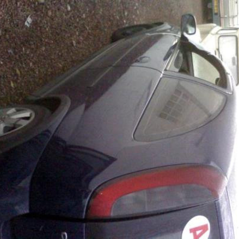 Bloc ABS (freins anti-blocage) OPEL CORSA C Photo n°5
