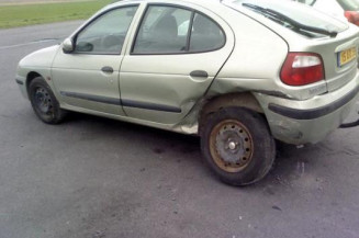 Amortisseur avant droit RENAULT MEGANE 1