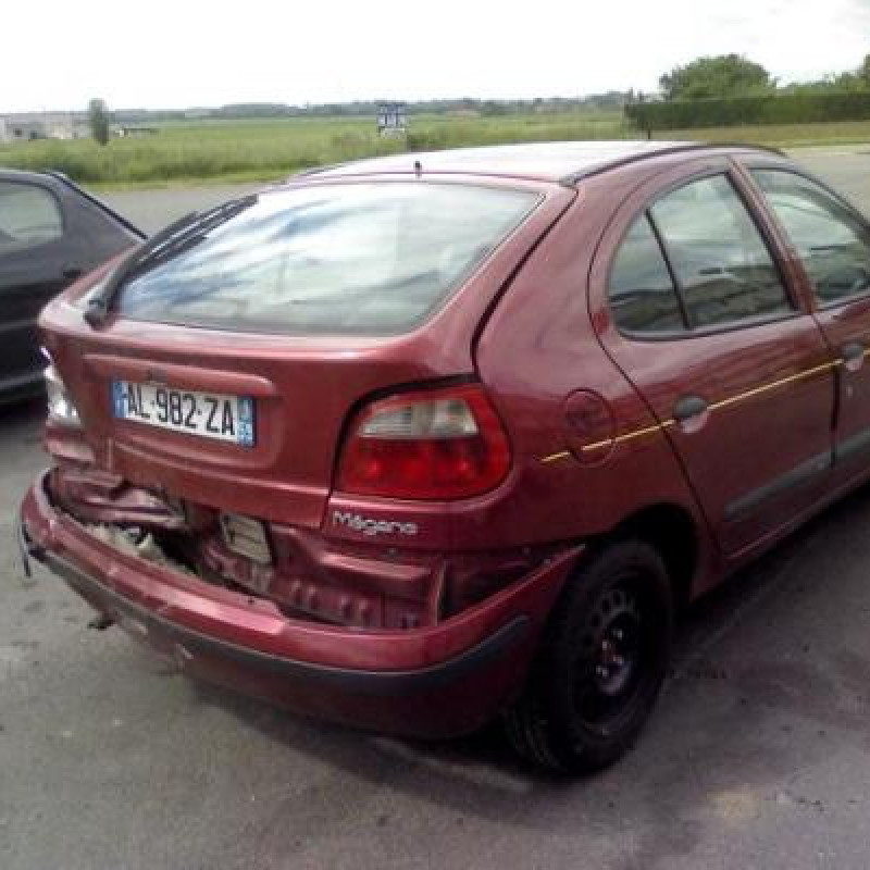 Amortisseur avant droit RENAULT MEGANE 1 Photo n°3