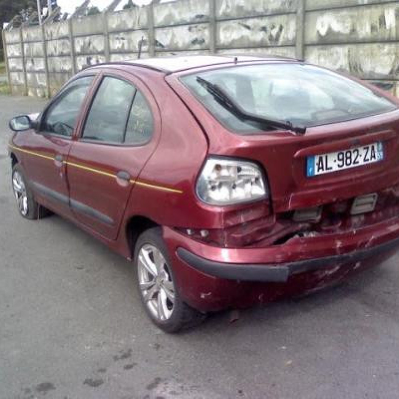 Amortisseur avant droit RENAULT MEGANE 1 Photo n°4