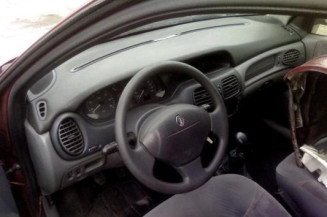Amortisseur avant droit RENAULT MEGANE 1