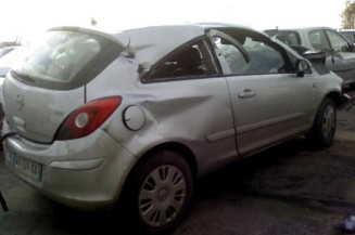 Vitre avant droit OPEL CORSA D