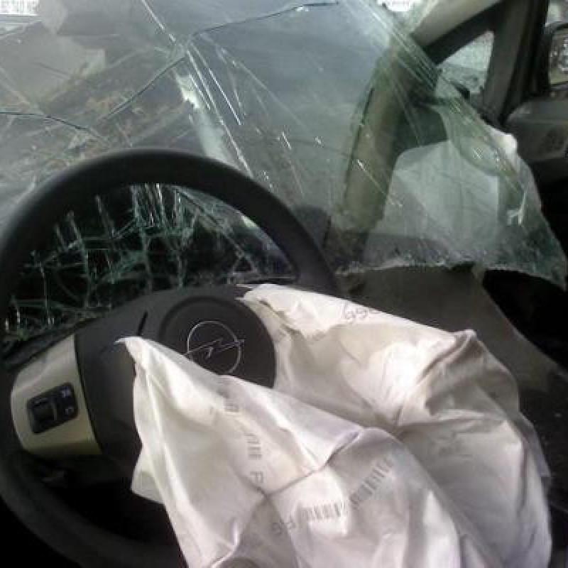 Vitre avant droit OPEL CORSA D Photo n°5