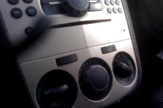 Bouton de warning OPEL CORSA D