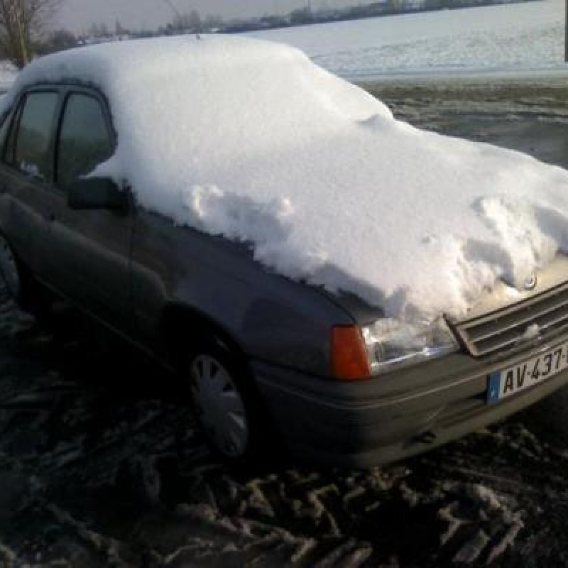 Optique avant secondaire gauche (feux)(clignotant) OPEL KADETT E Photo n°4
