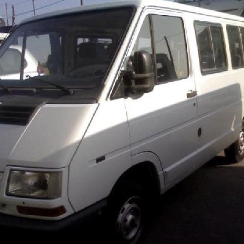 Traverse superieure RENAULT TRAFIC 1 Photo n°1