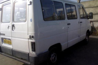 Traverse superieure RENAULT TRAFIC 1
