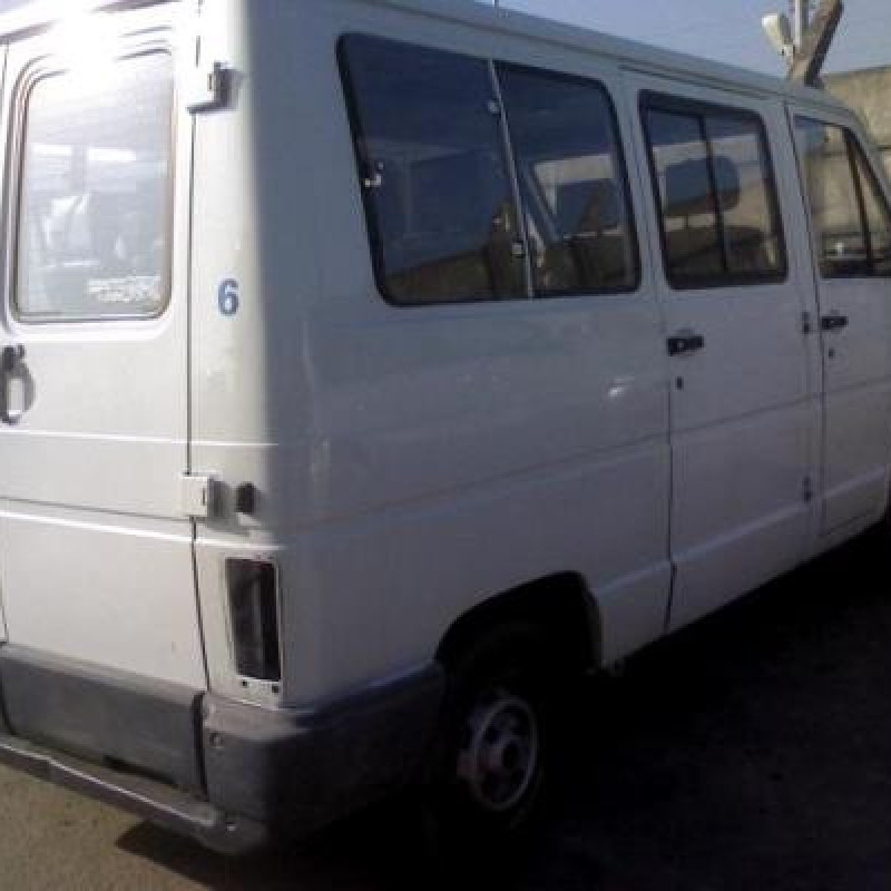Traverse superieure RENAULT TRAFIC 1 Photo n°3
