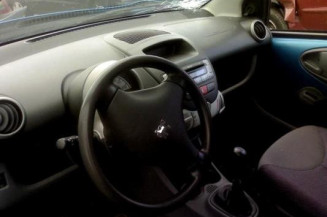 Moteur essuie glace avant PEUGEOT 107