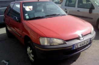 Pare choc avant PEUGEOT 106