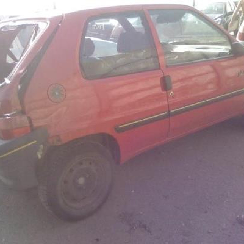 Pare choc avant PEUGEOT 106 Photo n°3