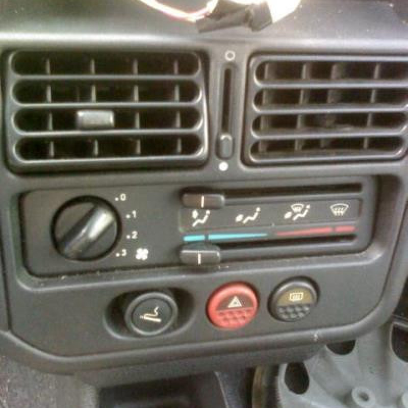 Pare choc avant PEUGEOT 106 Photo n°6