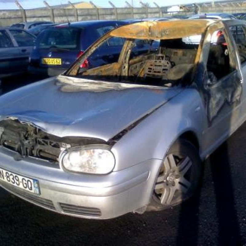 Bloc ABS (freins anti-blocage) VOLKSWAGEN GOLF 4 Photo n°3