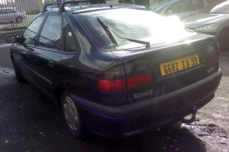 Retroviseur droit RENAULT LAGUNA 1