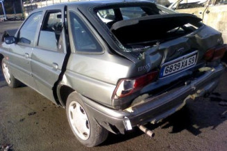 Retroviseur gauche FORD ESCORT 5