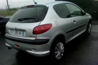 Bras essuie glace avant droit PEUGEOT 206