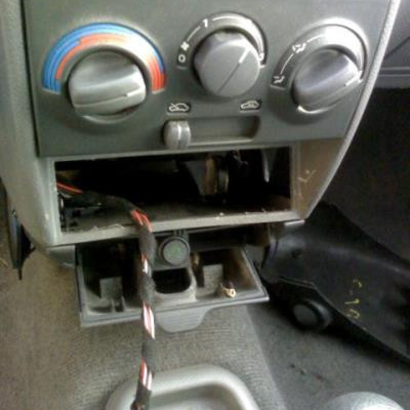 Bras essuie glace avant gauche FIAT PUNTO 1 Photo n°8