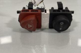 Bouton de warning RENAULT GRAND SCENIC 2 Photo n°1