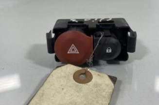 Bouton de warning RENAULT CLIO 3 Photo n°1