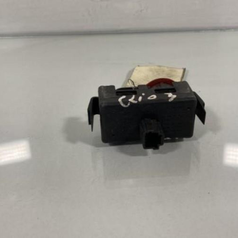 Bouton de warning RENAULT CLIO 3 Photo n°3
