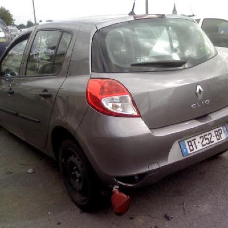 Bouton de warning RENAULT CLIO 3 Photo n°8