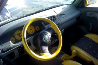 Retroviseur gauche SKODA FELICIA