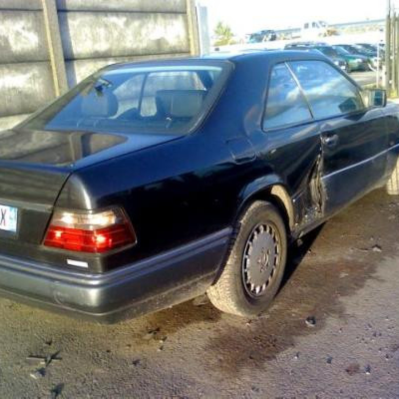 Serrure avant droit MERCEDES CLASSE E 124 Photo n°6