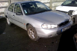 Optique avant principal gauche (feux)(phare) FORD MONDEO 1