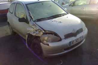 Pompe de direction TOYOTA YARIS 1 Photo n°1