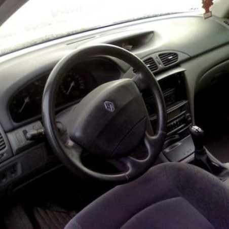 Calandre RENAULT LAGUNA 2