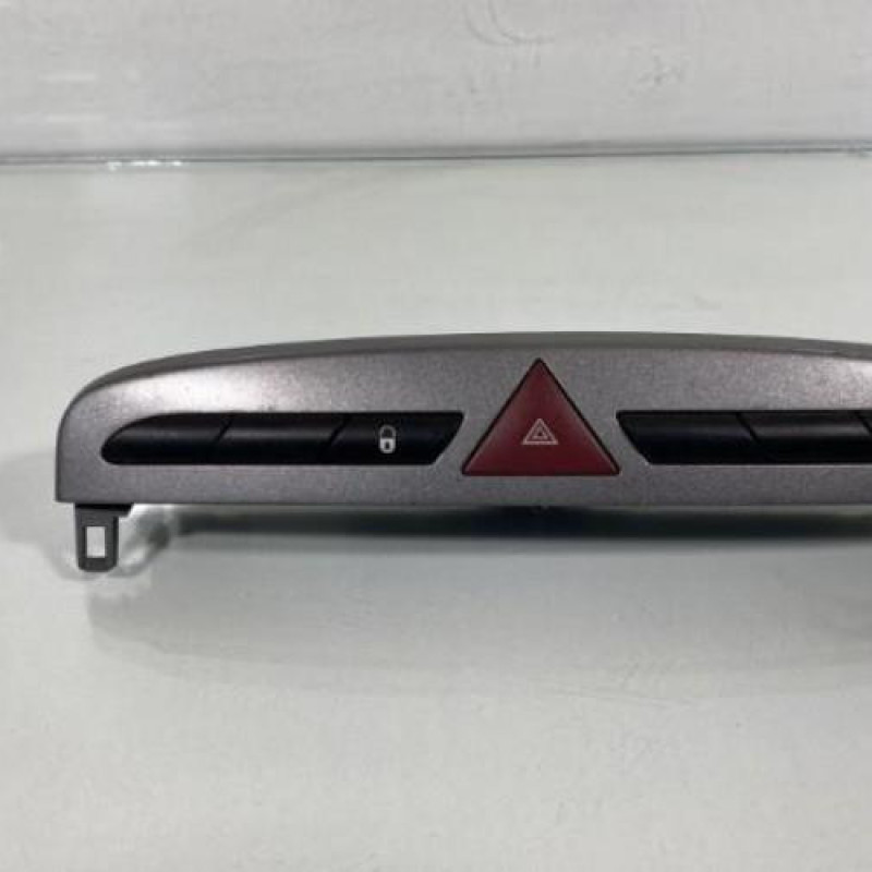 Bouton de warning PEUGEOT 308 1 Photo n°1
