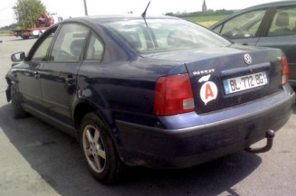 Malle/Hayon arriere VOLKSWAGEN PASSAT 4