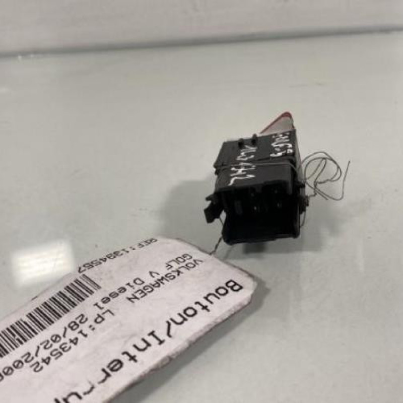 Bouton de warning VOLKSWAGEN GOLF 5 Photo n°3