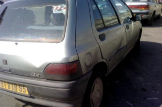 Bras essuie glace avant gauche RENAULT CLIO 1