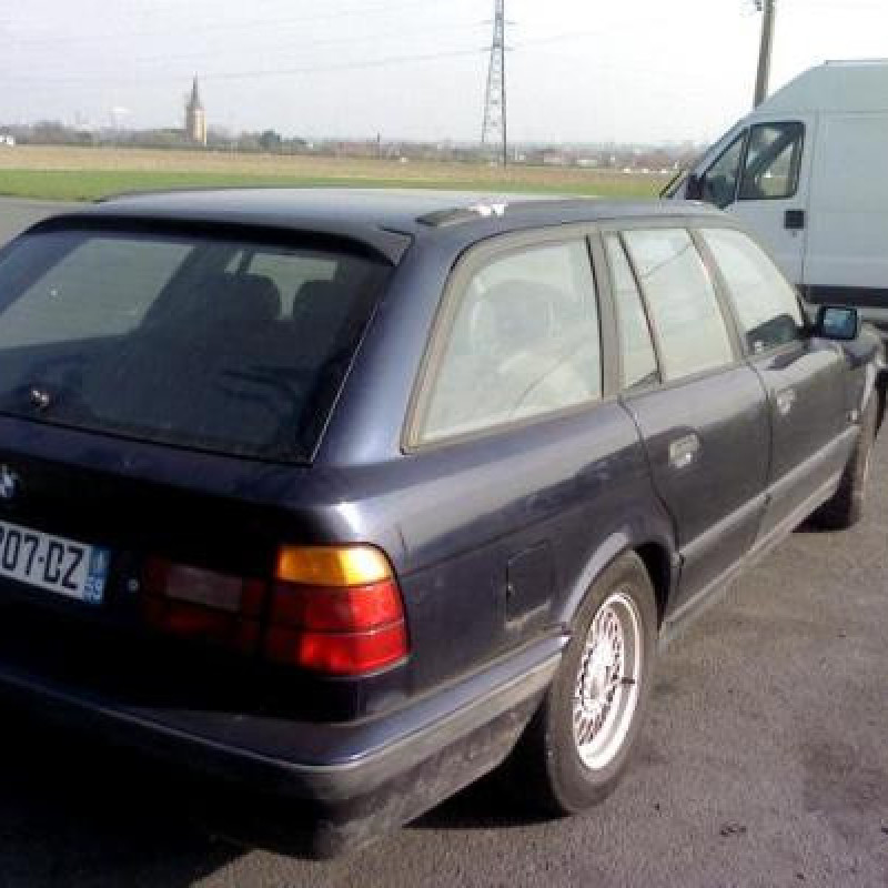 Optique avant secondaire gauche (feux)(clignotant) BMW SERIE 5 E34 Photo n°4