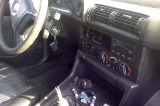 Optique avant secondaire gauche (feux)(clignotant) BMW SERIE 5 E34