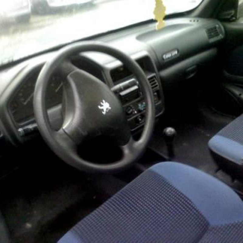 Face avant PEUGEOT 106 Photo n°5