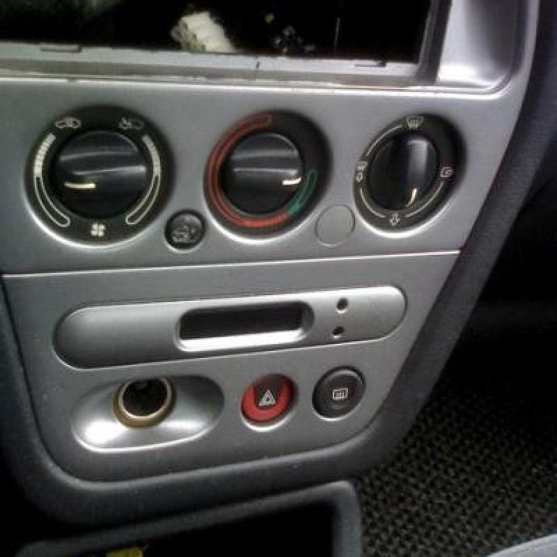 Malle/Hayon arriere PEUGEOT 306 Photo n°9