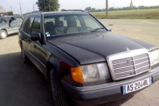 Malle/Hayon arriere MERCEDES 250 T124