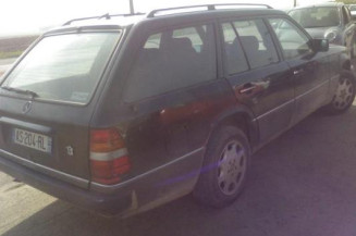 Malle/Hayon arriere MERCEDES 250 T124
