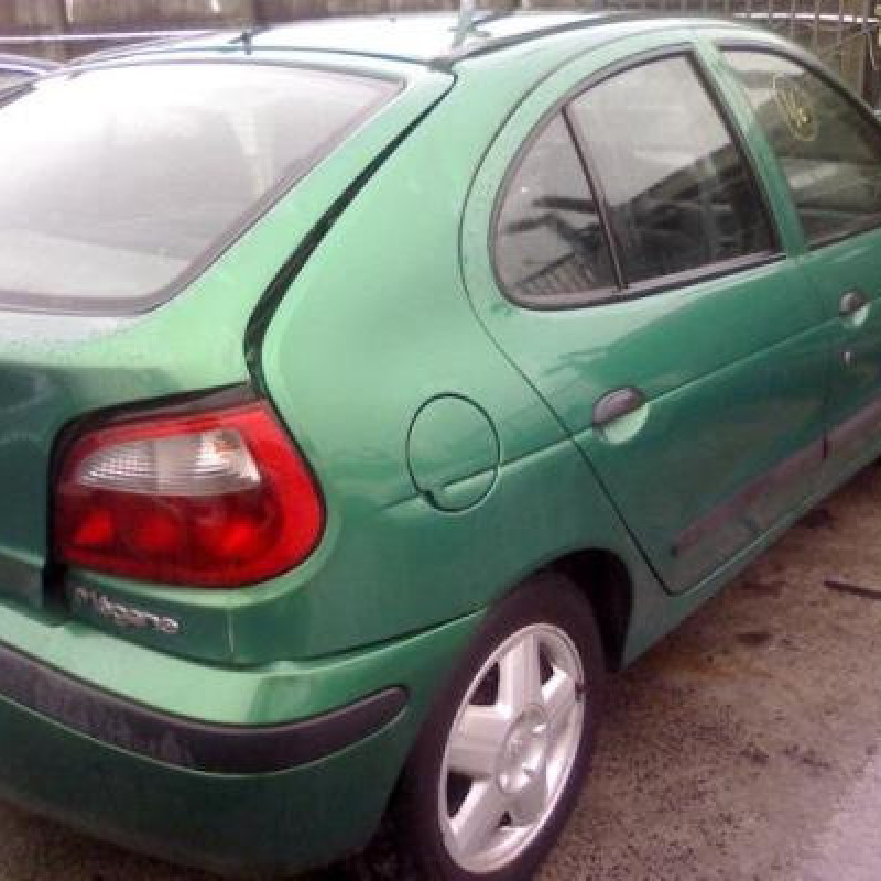 Amortisseur avant gauche RENAULT MEGANE 1 Photo n°3