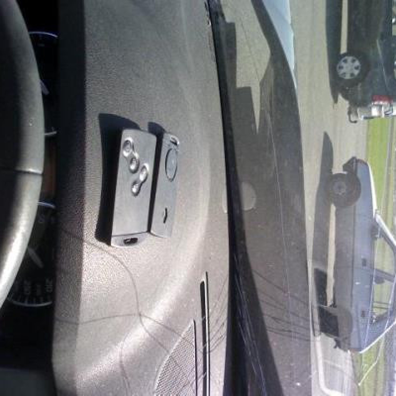 Leve vitre electrique avant droit RENAULT LAGUNA 3 Photo n°4