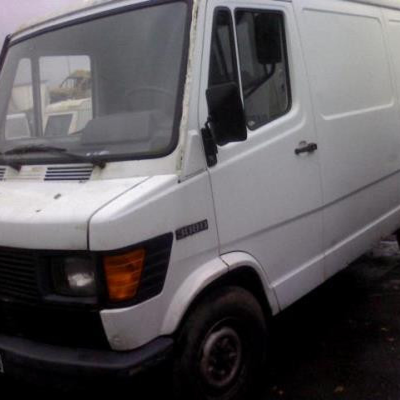 Alternateur MERCEDES SERIE L 602 Photo n°3