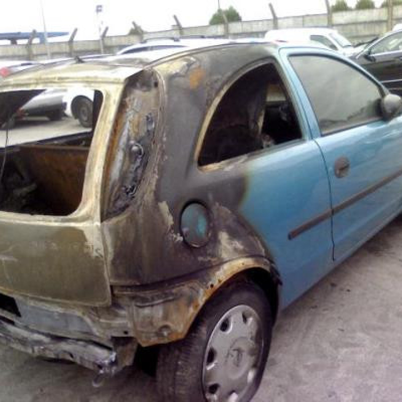 Aile avant gauche OPEL CORSA C Photo n°3