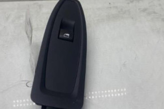 Interrupteur de leve vitre avant droit BMW SERIE 1 F21