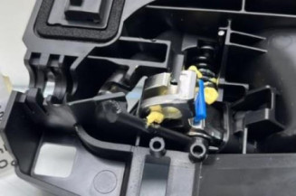 Poignee interieur avant droit PEUGEOT 208 2